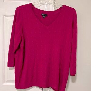 Avenue V-neck sweater with 3/4 sleeves size 22/24 ribbed material in fuchsia